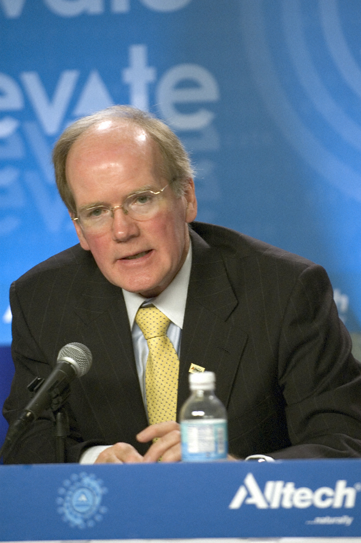 Dr. Pearse Lyons makes a point at a press conference during Alltech's 2005 International Symposium